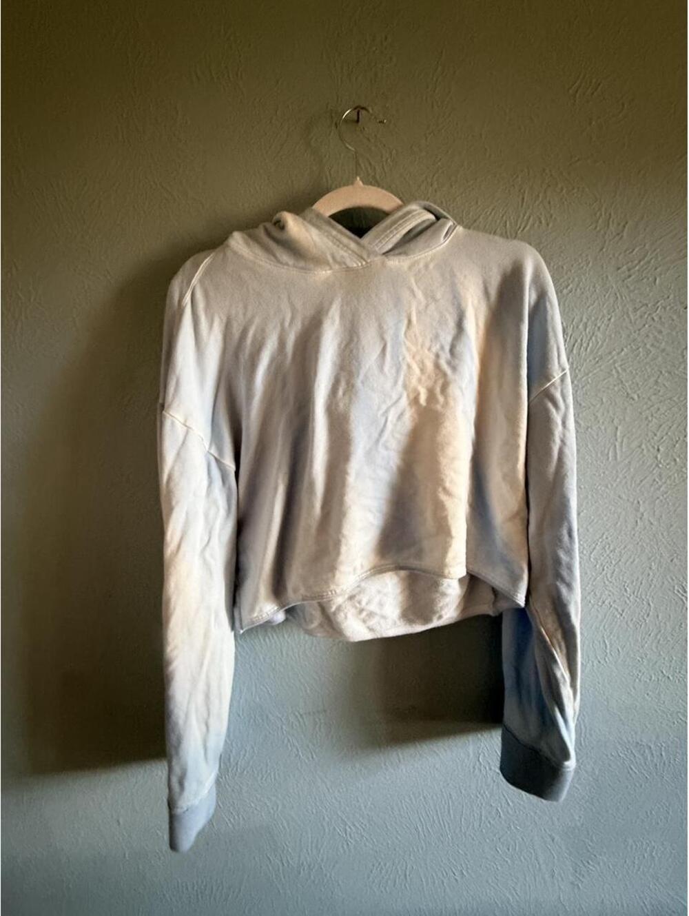 Nike yoga cloud tie dye blue & white cropped hoodie in size M #cropped #athletic
